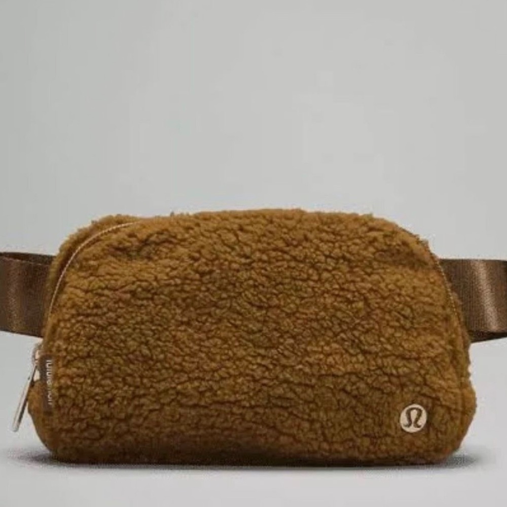 Lululemon fleece belt bag